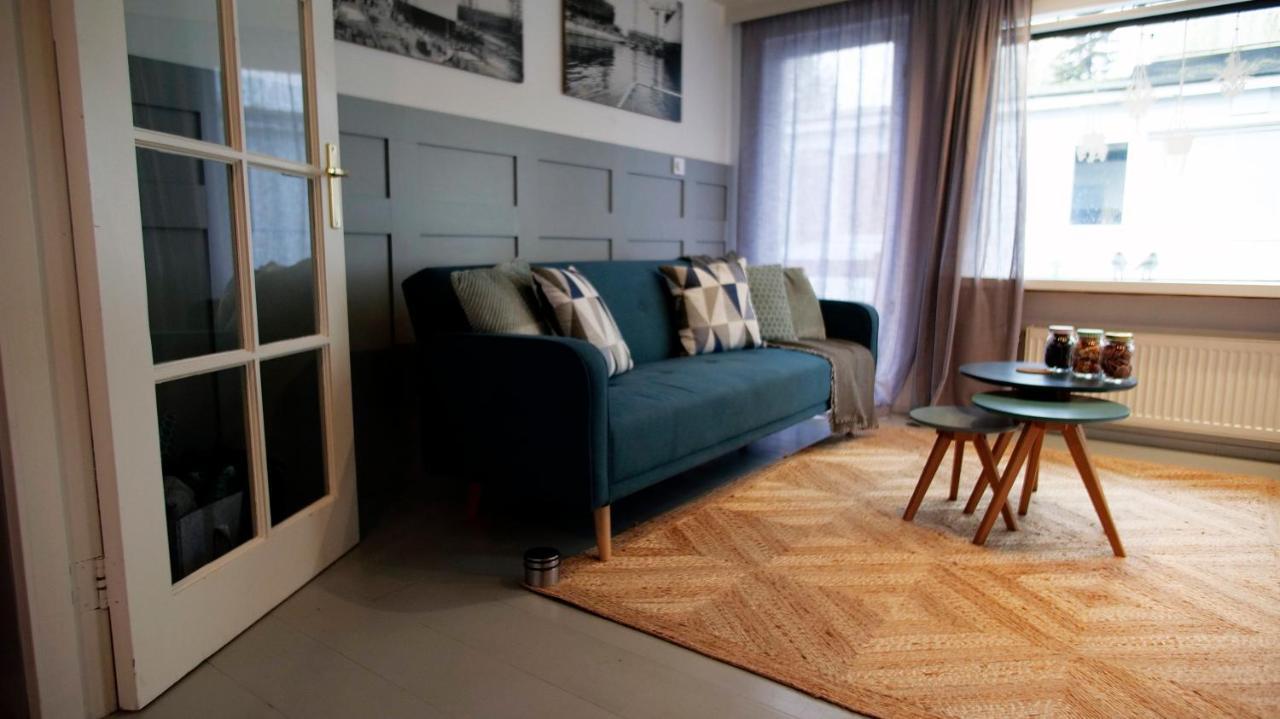 Houseboat Apartment With Water Terrace, Free Parking, Free Bikes & Fast Wifi Ámsterdam Exterior foto